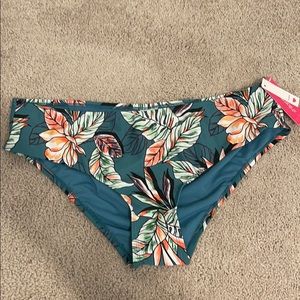 NWT cheeky bikini bottom